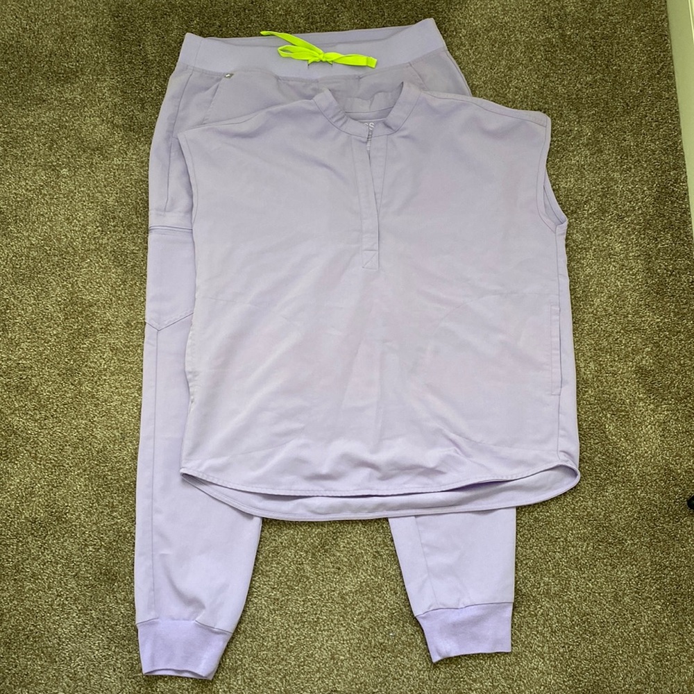 Figs Lavender Sleeveless Top and Jogger Set